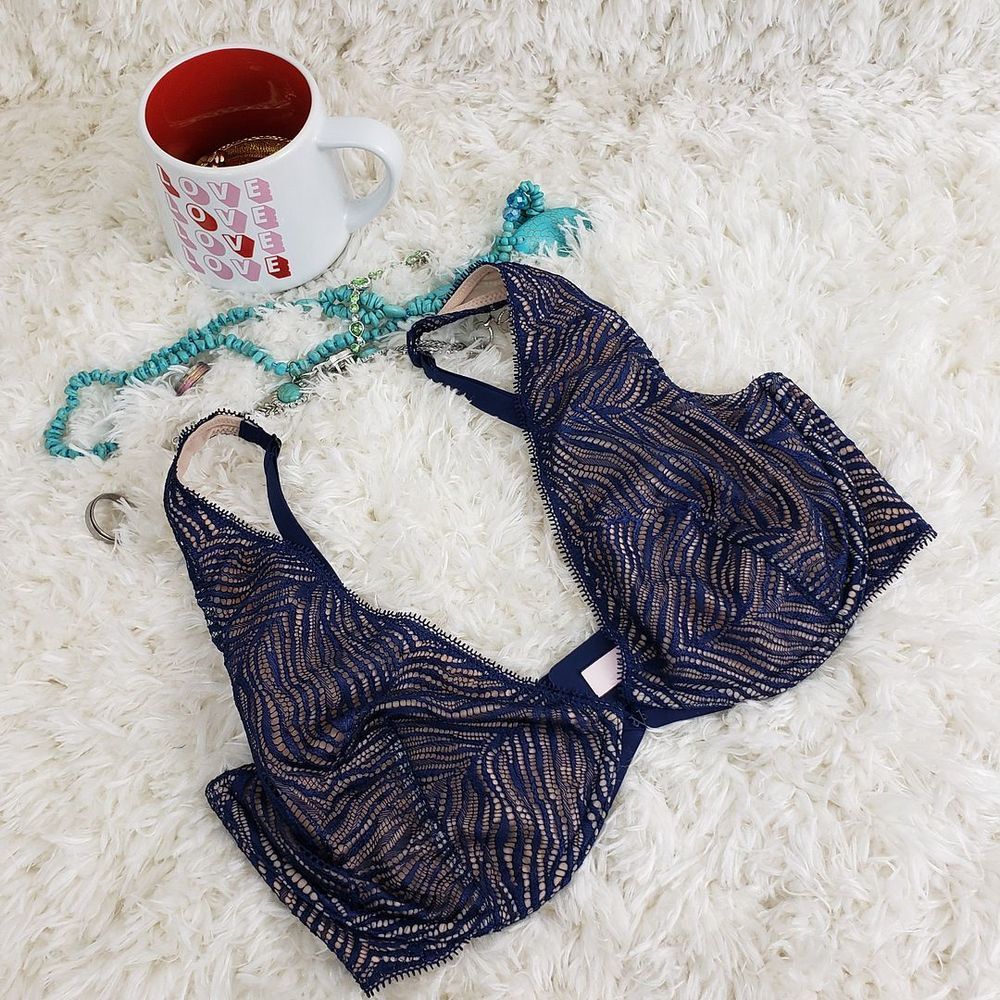 Victoria's Secret 32DDD Blue Mesh Lace Zebra Lace Plunge Sexy Bra